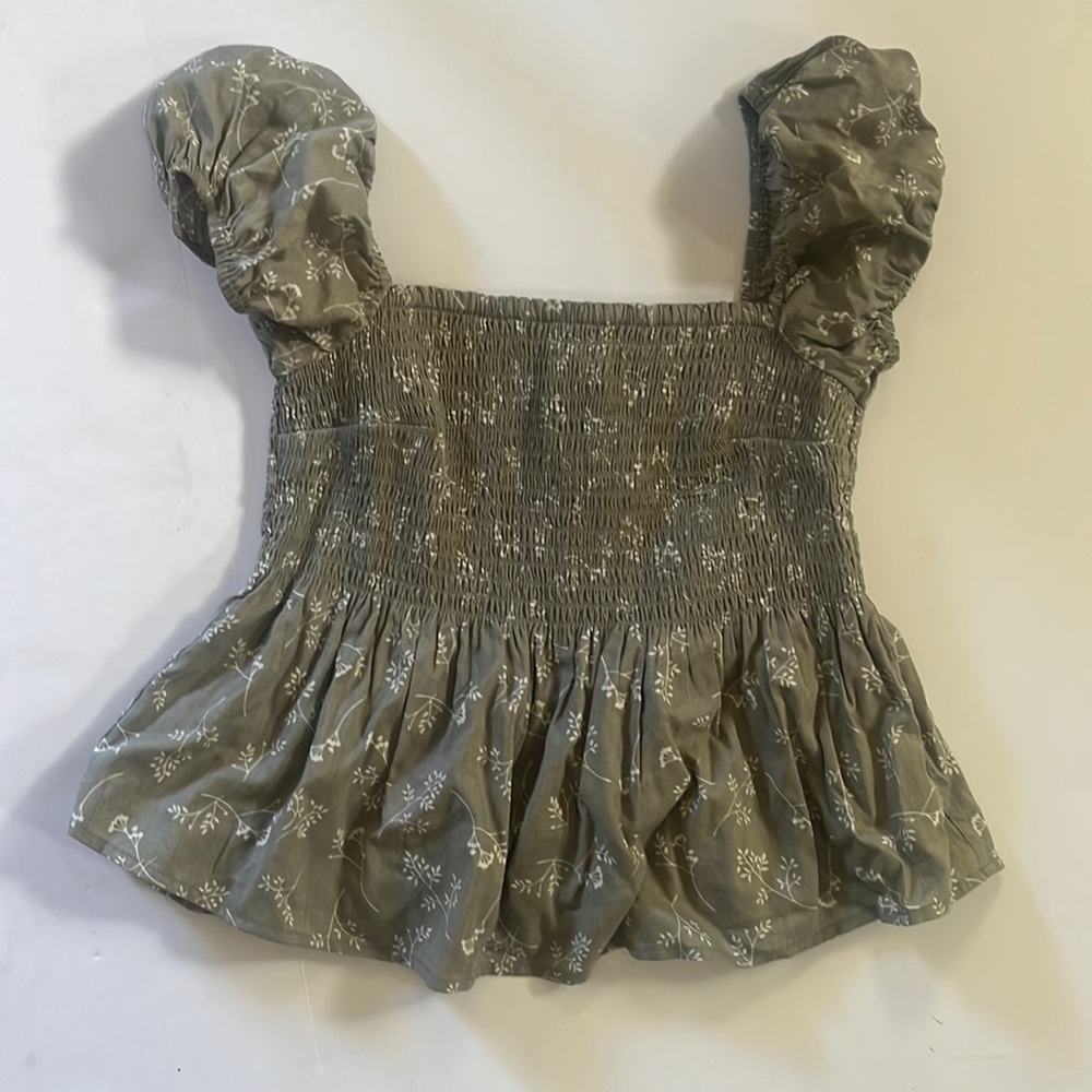 Abercrombie sage green puff sleeve top